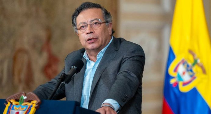 Petro intensifica su crítica a Trump y Rubio por apoyo a De la Espriella