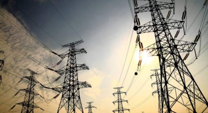 Reforma eléctrica plantea un modelo mixto de gestión e inversión privada