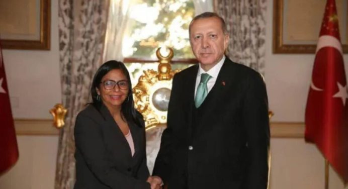 Encuentro entre Erdogan y Delcy Rodríguez en Estambul