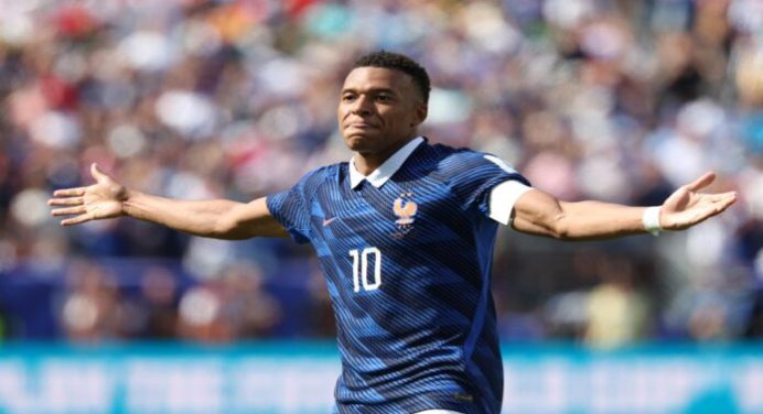 Mbappé anotó doblete en victoria de Francia ante Senegal
