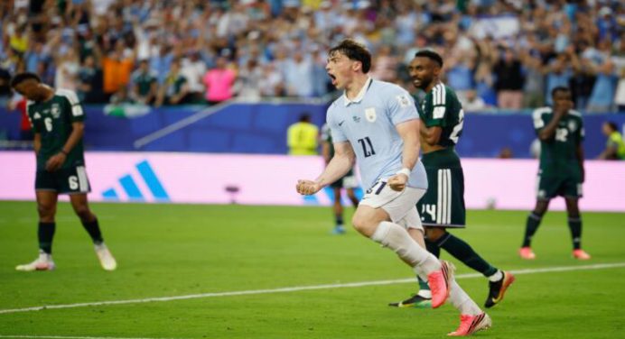 Uruguay salvó un punto sobre la hora en su debut ante Arabia Saudita
