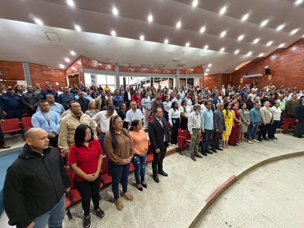 Conmemoran día del Abogado con simposio en el Clsem sobre el Estado de Derecho 2 abogados2
