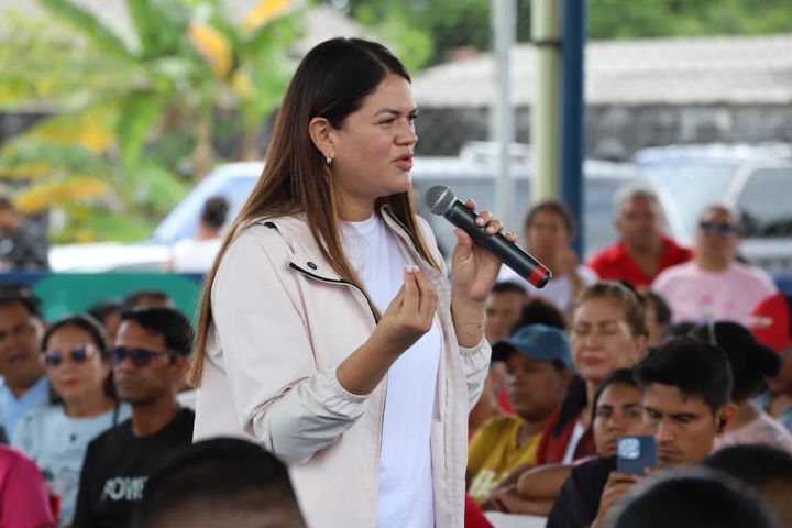 Luna y Fuentes lideran asamblea política comunal en la parroquia El Furrial 2 ana1 1