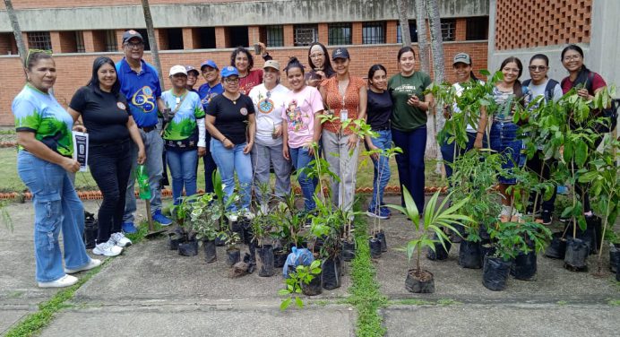 Gobernación impulsa sustentabilidad con jornada de arborización en la UDO