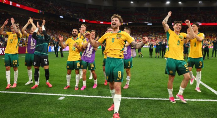 Australia se impuso ante Turquía en primera jornada del Grupo D
