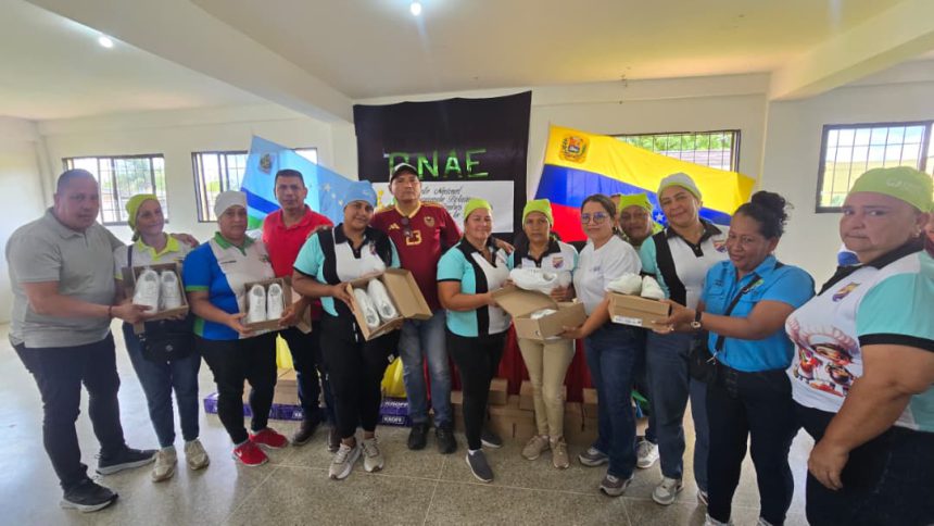 Madres y padres cocineros de Cedeño son favorecidos con entrega de calzados 1 Cedeño