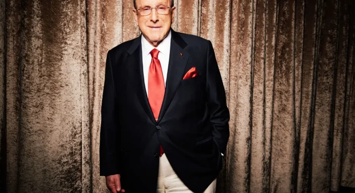 Murió Clive Davis, descubridor de Whitney Houston a los 94 años