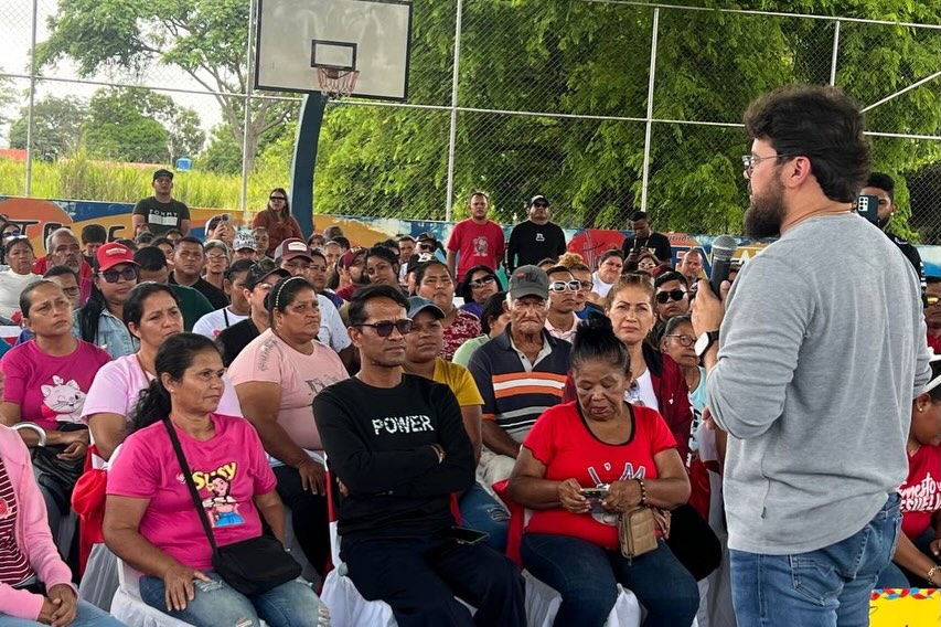 Luna y Fuentes lideran asamblea política comunal en la parroquia El Furrial 4 ernesto2