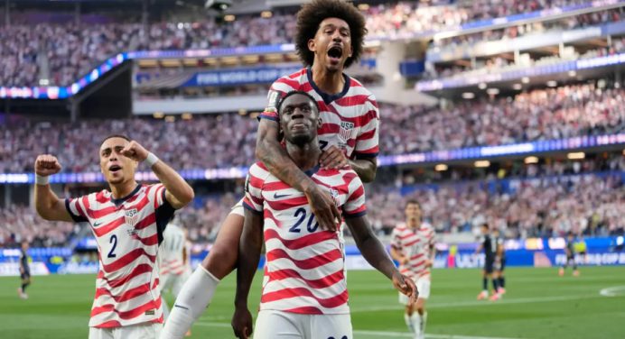 Estados Unidos debuta con una clara victoria 4-1 ante Paraguay