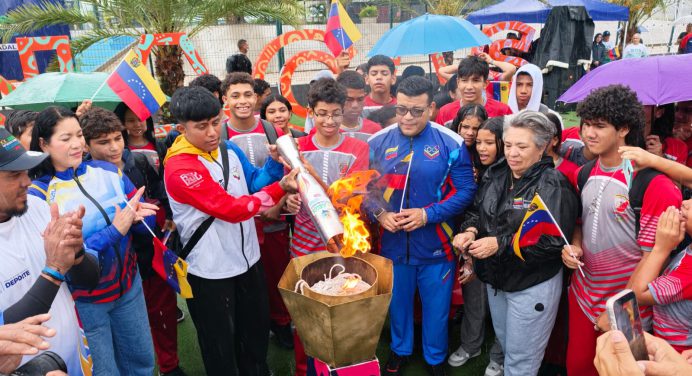 Monagas recibe Fuego Patrio de los Juegos Nacionales Estudiantiles
