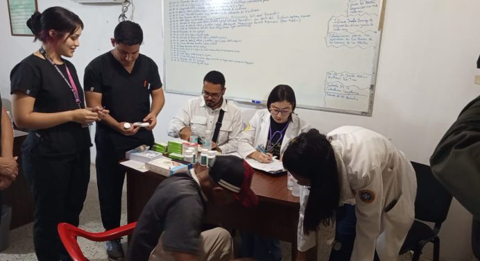 Llevan jornada médica integral a los Adultos Mayores del Geriátrico de Las Cocuizas