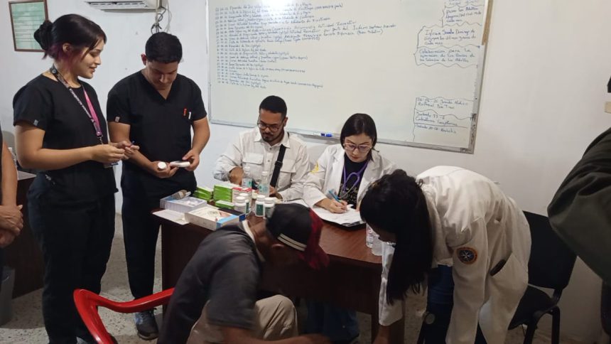Llevan jornada médica integral a los Adultos Mayores del Geriátrico de Las Cocuizas 1 médicos