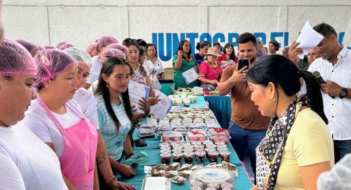 Certifican a 128 zamoranas en distintos cursos de artes y oficios