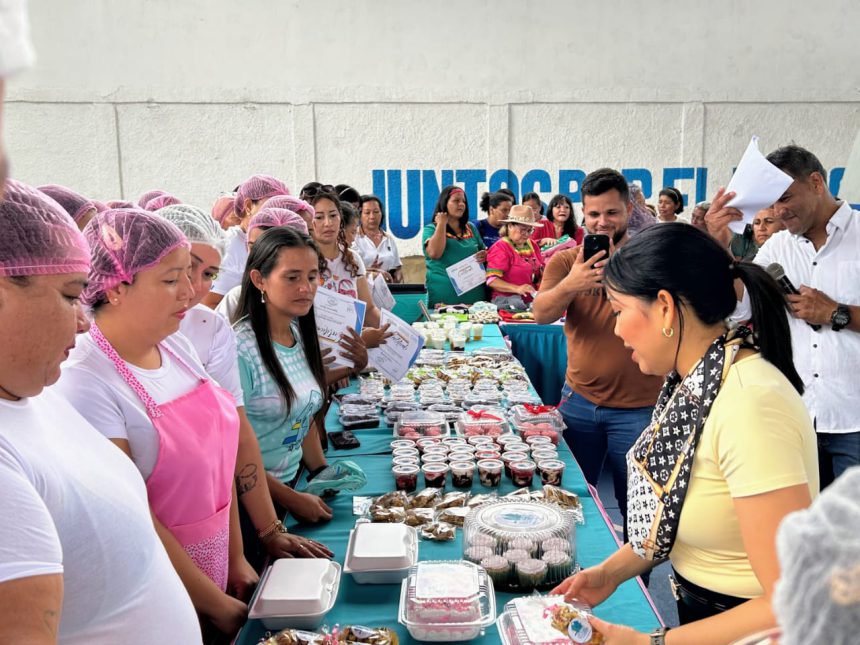 Certifican a 128 zamoranas en distintos cursos de artes y oficios 1 mujer