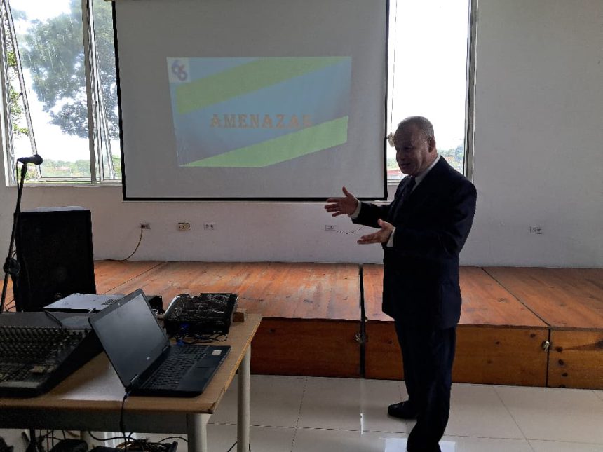 Inces dicta taller sobre "Trabajo efectivo en equipo" a funcionarios de Polimaturín 1 policia