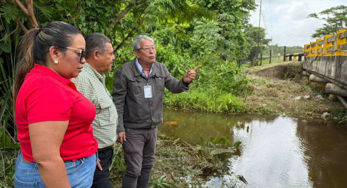 Realizan evaluación técnica del puente sobre el río Queregua de Santa Bárbara
