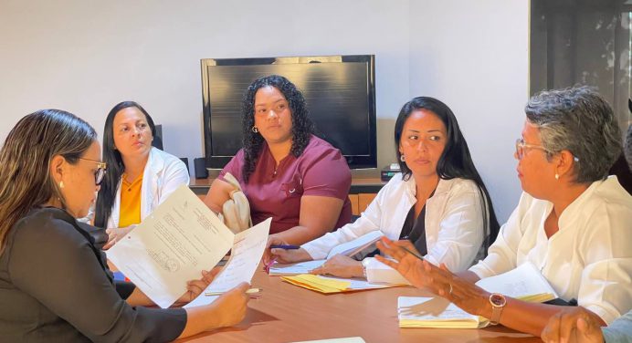 Alcaldesa Roselis León impulsa alternativas para una atención sanitaria adecuada