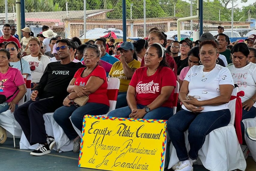 Luna y Fuentes lideran asamblea política comunal en la parroquia El Furrial 3 samblea3
