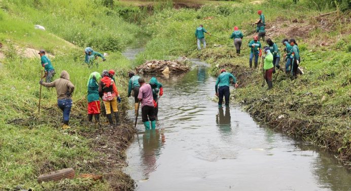 Alcaldía de Maturín ejecutó saneamiento del caño del sector 5 de Julio