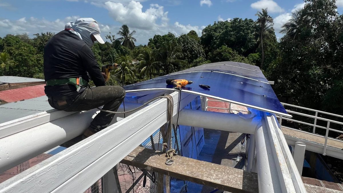Comenzó instalación del techo en pasarela de la avenida Cruz Peraza 3 techo3