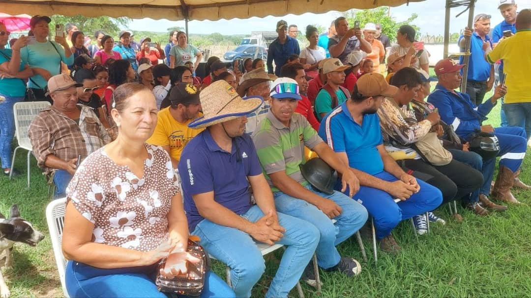 Distribuyen 3 mil vacunas contra la fiebre aftosa en el municipio Cedeño 3 vacuna3