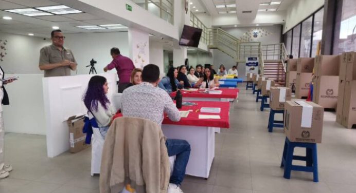 Más de 3 mil colombianos en el sur de Venezuela votan en segunda vuelta presidencial