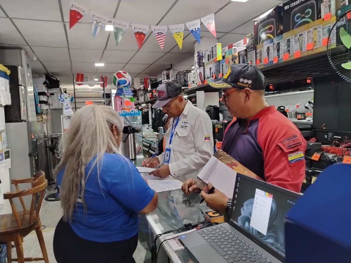 Inicia campaña de concientización para comerciantes sobre respeto al libre tránsito en Zamora 2 zamoa2