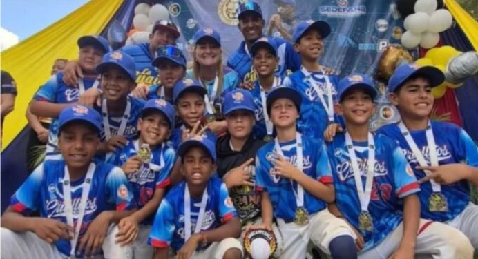 Criollitos de Venezuela: Campaña para niños afectados por terremotos en La Guaira
