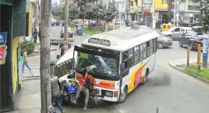 En Perú: Policía mata a chofer venezolano por presuntamente ignorar el semáforo en rojo