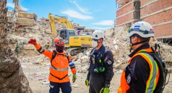 Hallan indicios de vida en un edificio de La Guaira a 12 días del doble sismo en Venezuela