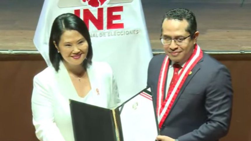 Keiko Fujimori recibe las credenciales como presidenta electa de Perú 1 Keiko Fujimori