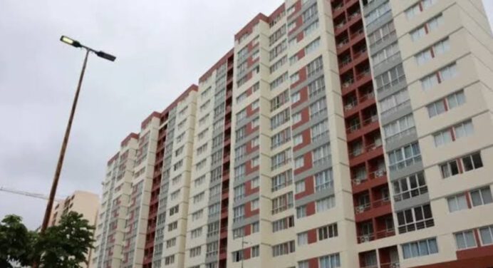 Delcy Rodríguez estima entregar 4.000 viviendas mensuales hasta diciembre