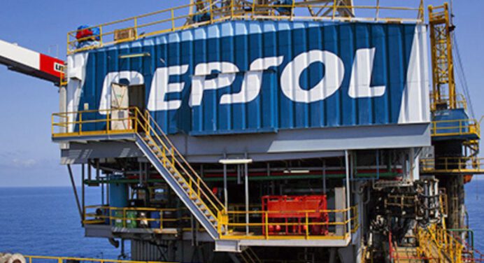 Repsol estima recibir cuatro barcos con crudo de Venezuela en lo que resta del año