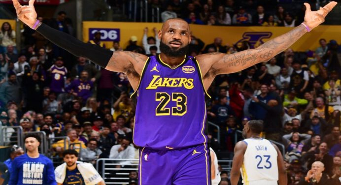 LeBron James acordó con Philadelphia 76ers