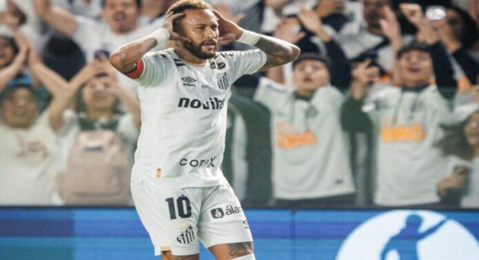 Neymar anotó doblete en el empate de Santos contra Chapecoense 