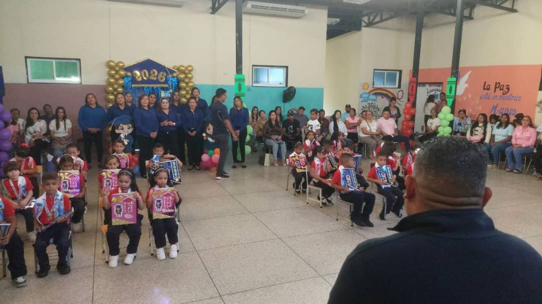 Inician actos de prosecución de educación inicial y primaria en Cedeño 3 acto555