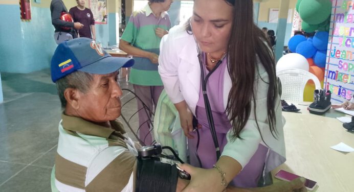 Plan Amor en acción llevó atención integral a familias de Los Godos