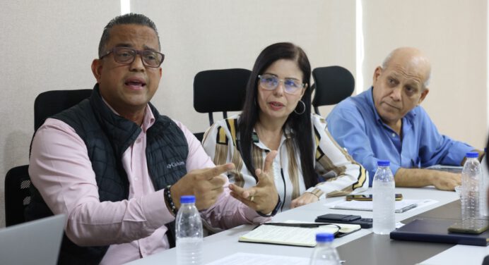 Alcaldía y gremios de la construcción optimizan metodología para impulsar el crecimiento