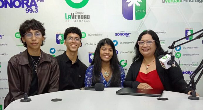 Escuela de Artes Eloy Palacios egresa nueva promoción y presenta obras de sus alumnos