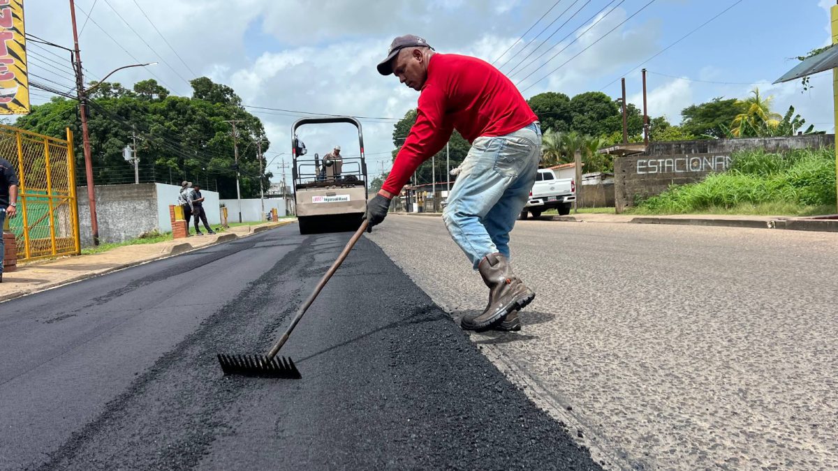Inician plan de asfaltado y bacheo en la Avenida principal de La Cruz 2 asfaltado2 1