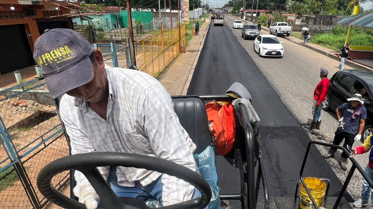 Inician plan de asfaltado y bacheo en la Avenida principal de La Cruz 3 asfaltado3 1
