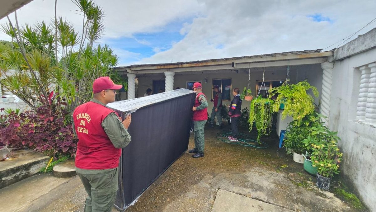Alcaldía de Maturín entregó enseres a familias afectadas del estado La Guaira 6 ayuda3 1