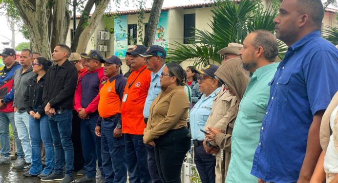 Rinden homenaje al natalicio del Libertador Simón Bolívar en Santa Bárbara