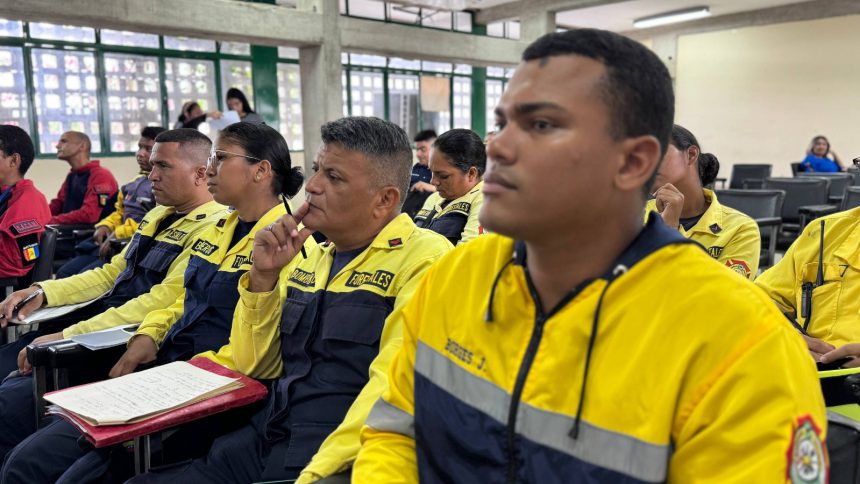 Bomberos del municipio Maturín organizaron Foro de Prevención Sísmica 1 bomberos
