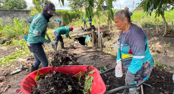Alcaldía sanea 800 metros del caño Los Guaros