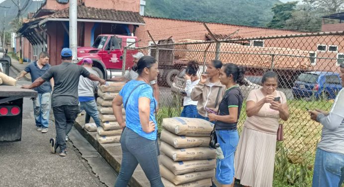 Gobernación y Alcaldía realizan en Caripe jornada comunal de venta de cemento
