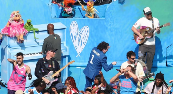 Gustavo Dudamel brilló en el medio tiempo del Mundial