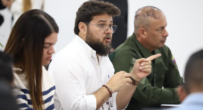 Gobernador Luna garantiza atención integral a 106 familias procedentes de La Guaira