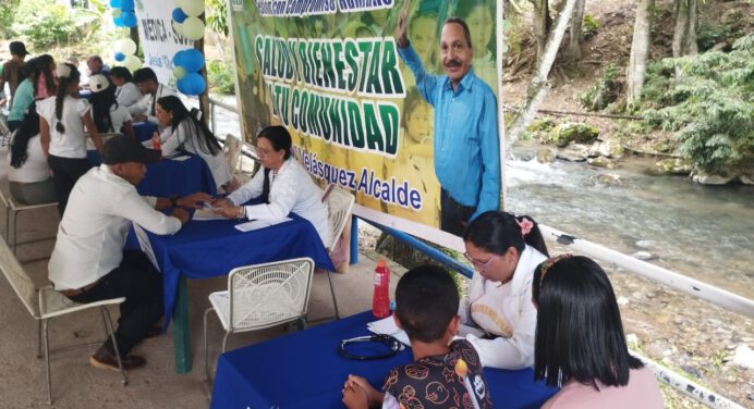Alcalde Chúo Velásquez llevó jornada médica y social a Miraflores
