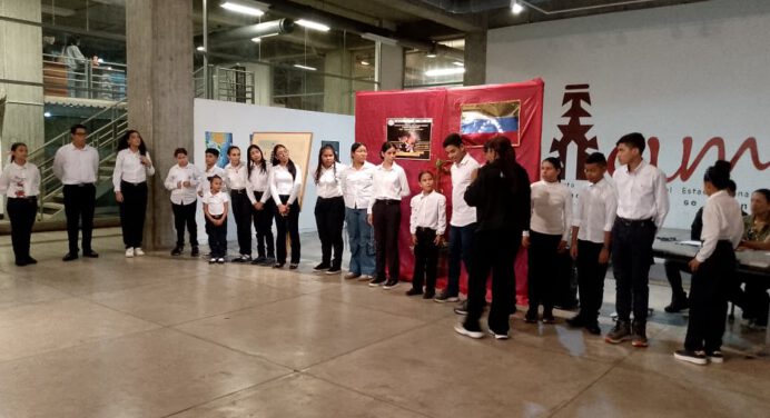 Finaliza trayecto formativo a niños y jóvenes de la Escuela de Locución del Icum